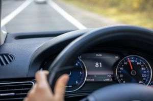 Sondaj carVertical: În România, maşinile avariate au o probabilitate de 1,5 ori mai mare să aibă kilometrajul modificat